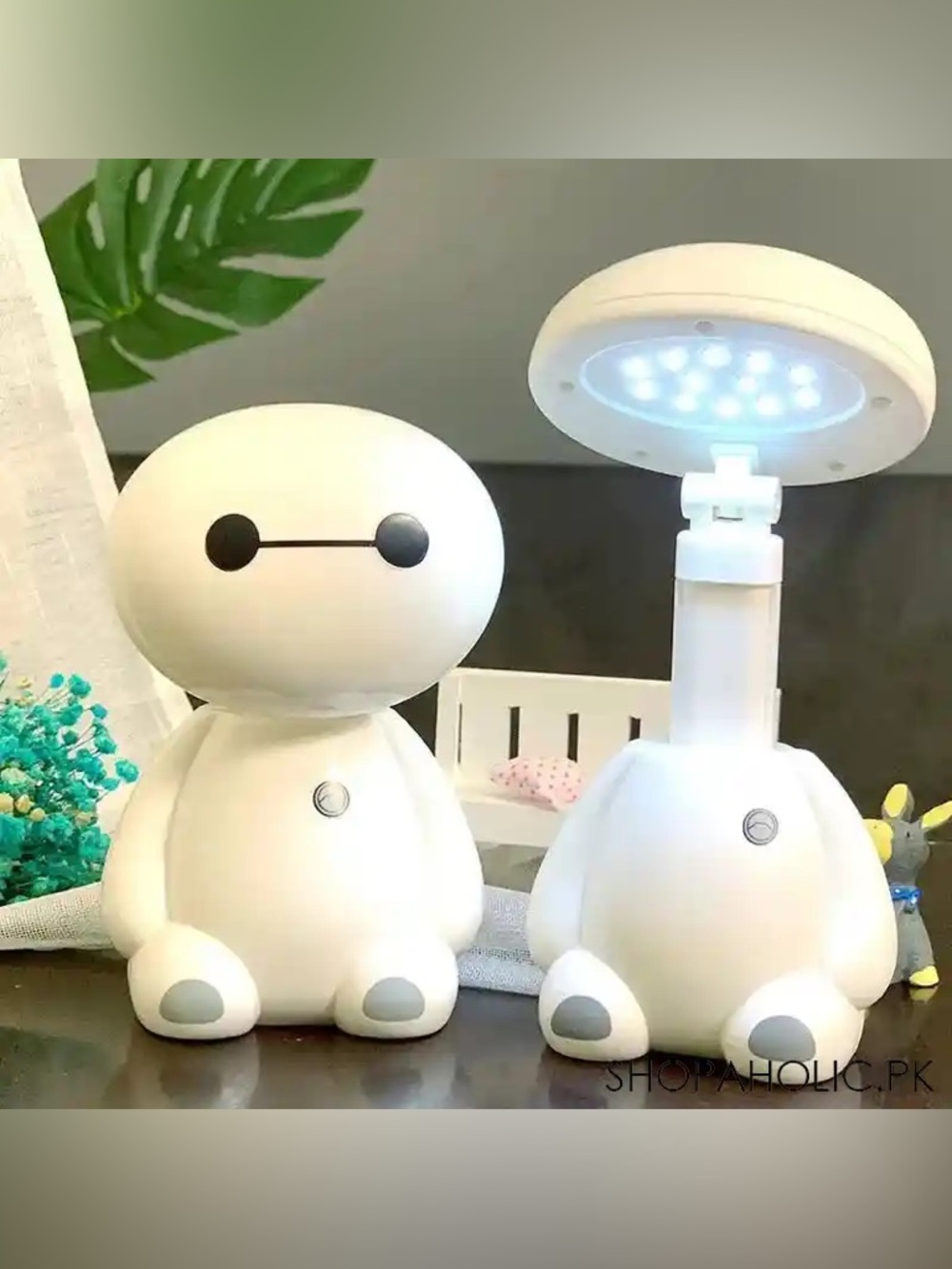 Bay Style LED Plug-In Night Light Lamp - Picture 4 of 14